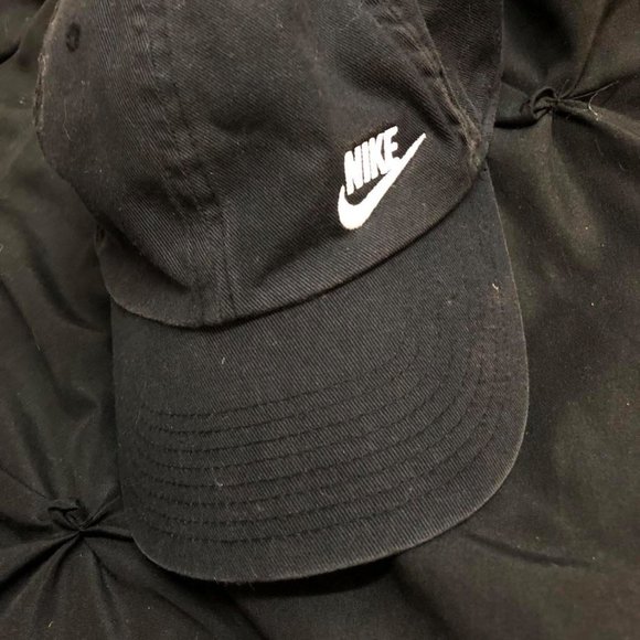Nike Hat - Picture 2 of 2